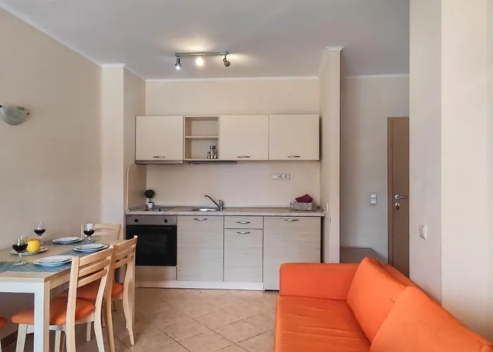 Royal Sun 3* סאני ביץ'