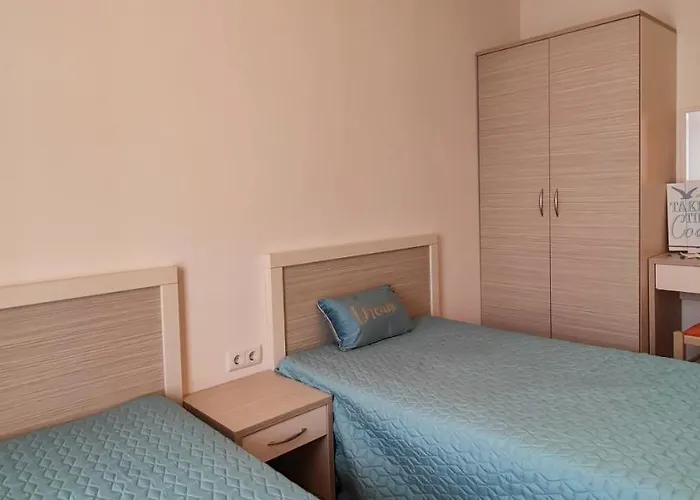 Royal Sun 3* סאני ביץ'