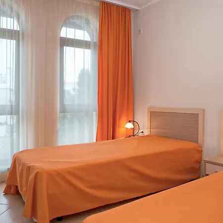 Royal Sun Aparthotel 4*